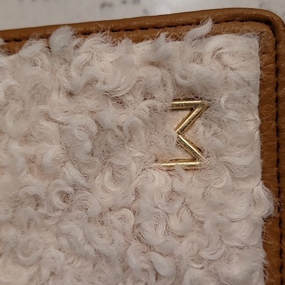 NWT House of Want HOW Wallet Cross-body Shearling - Picture 8 of 9